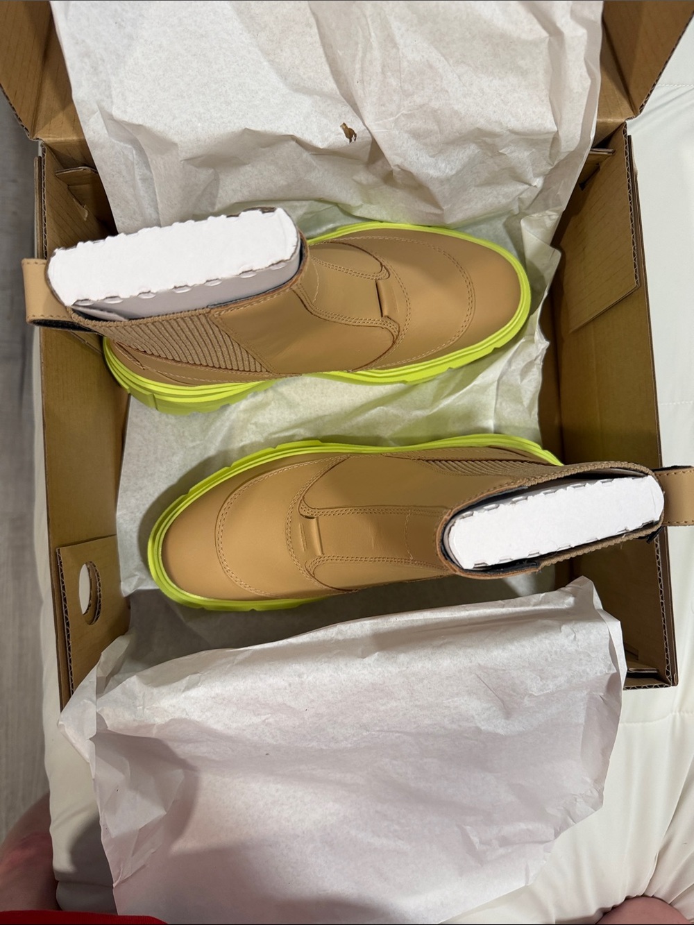 Sorel Caribou X Boot Chelsea WP in tan with green sole - Picture 3 of 3